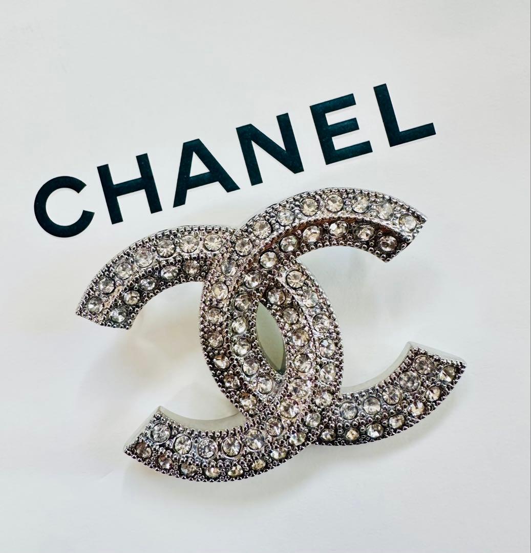 CHANEL CCロゴ ブローチ シルバー ラインストーン
