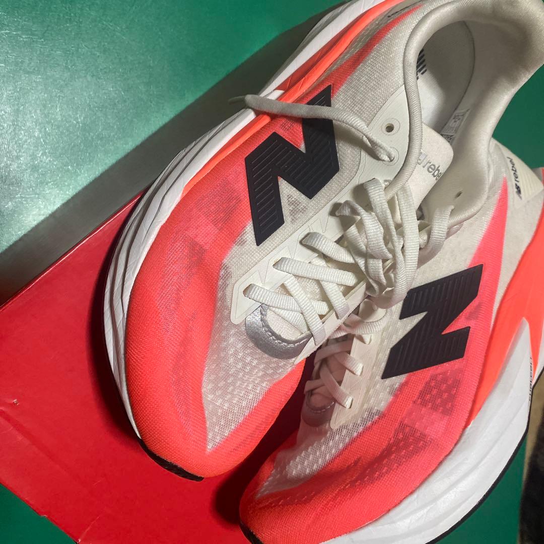 New Balance フューエルセルレベルV 5 26センチ　箱付き