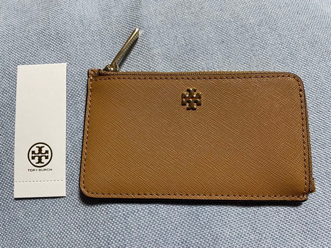 トリーバーチTORY BURCH EMERSON ZIP CARD CASE