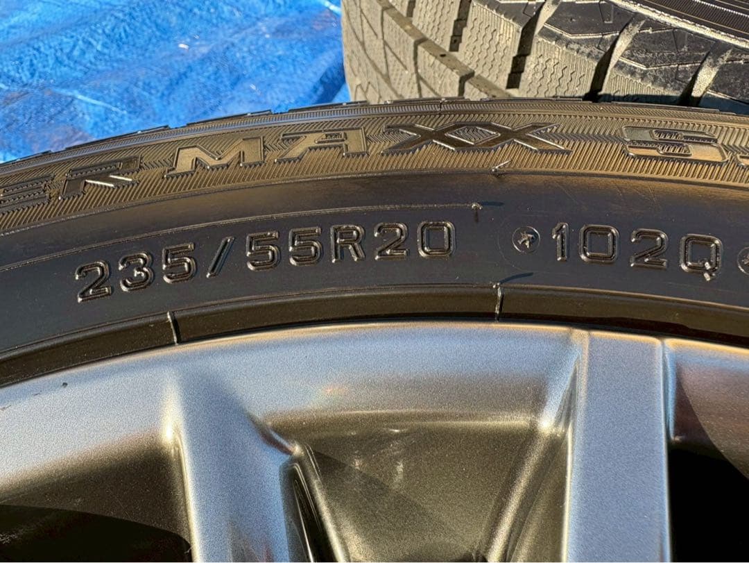 【⭐︎年末最終セール中⭐︎】ダンロップ235/55R20 タイヤ・ホイールセット