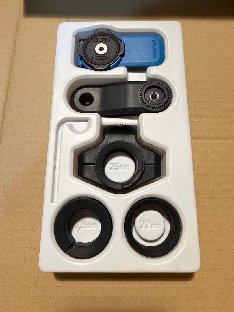 クアッドロック バイブレーショウダンバー&ハンドルバーマウントセット　美品