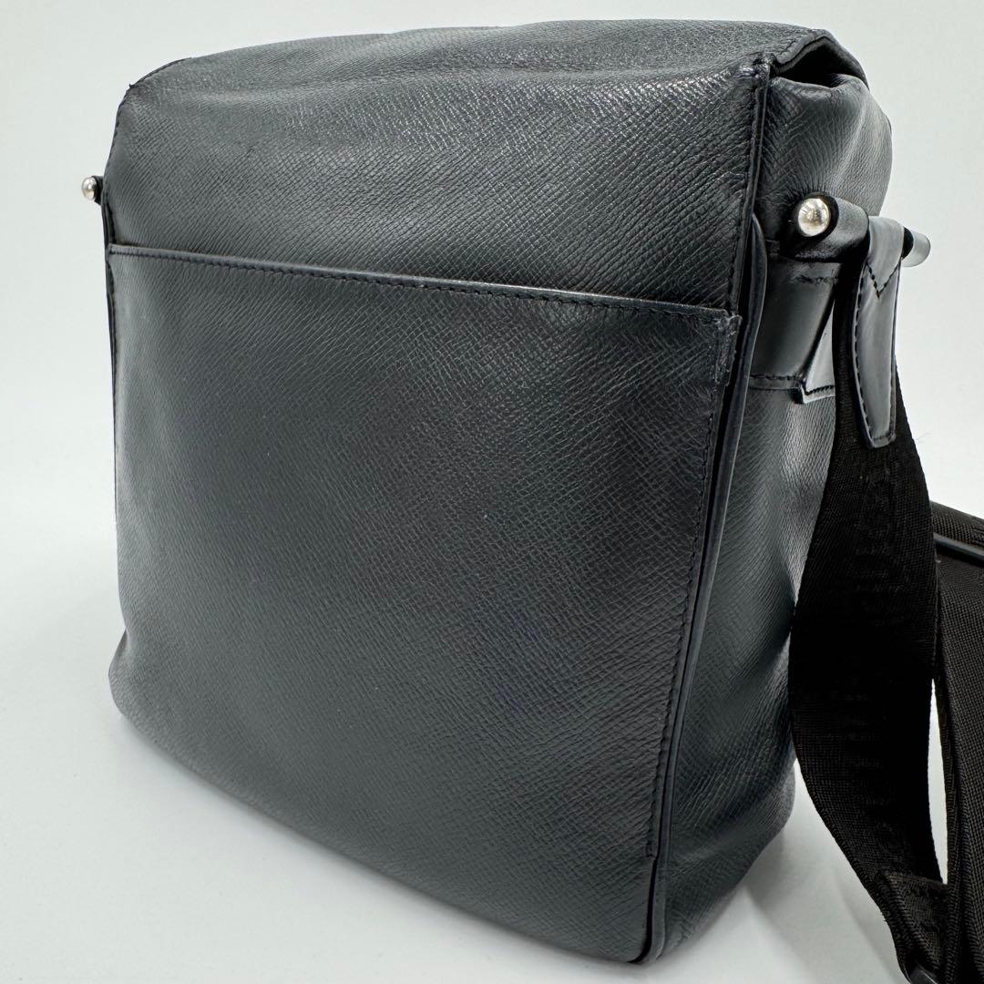 ルイヴィトン タイガ ヤランガ レザー ショルダーバッグ