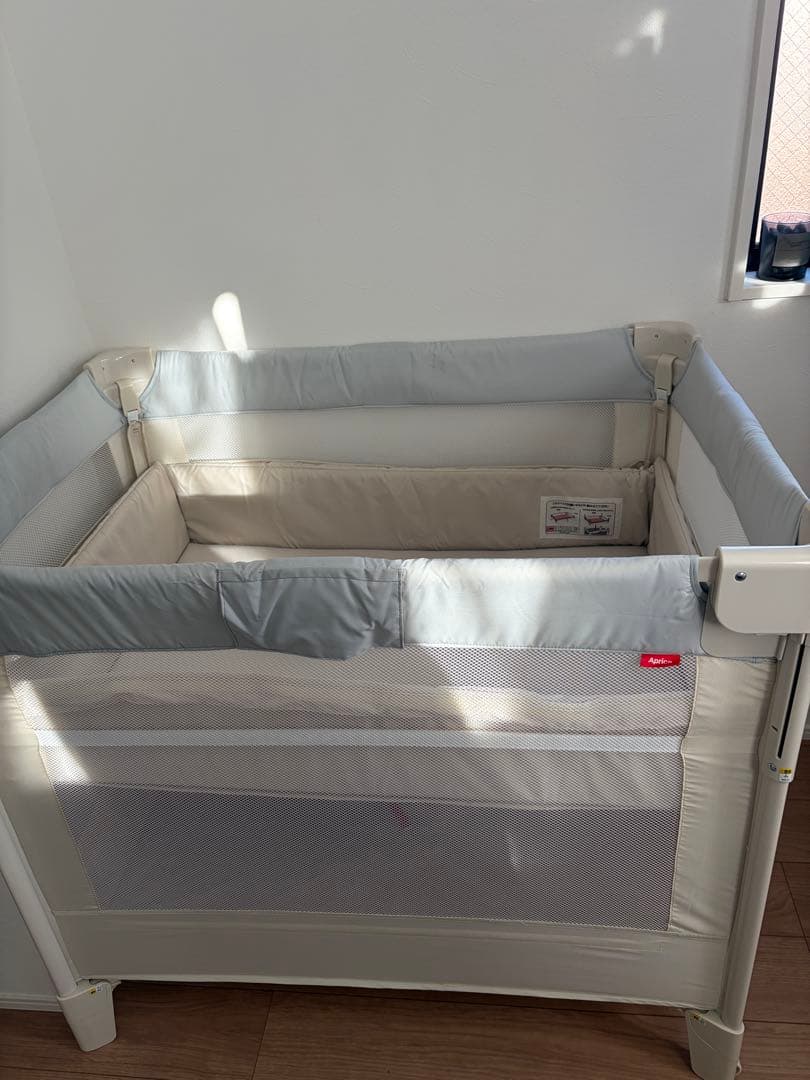 ココネルエアー ベビーベッド　アップリカ