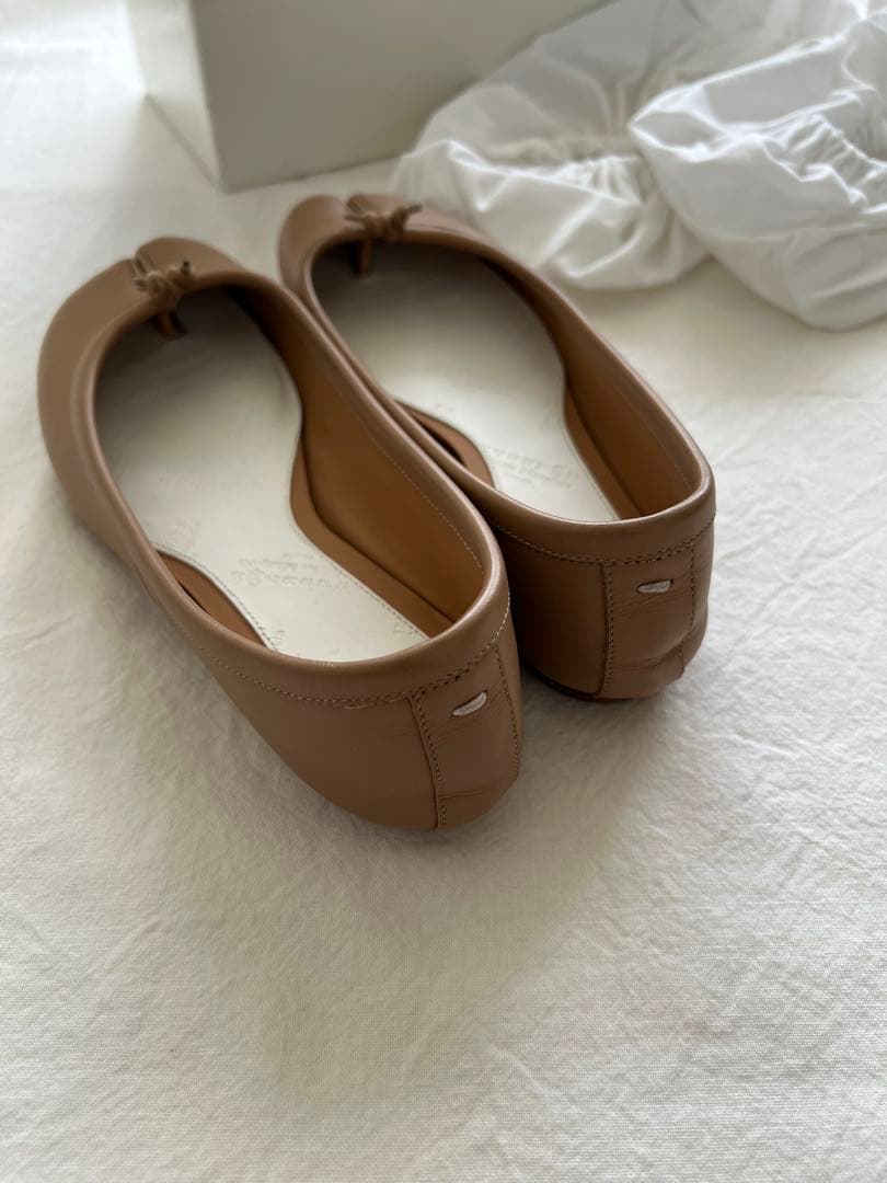 メゾンマルジェラ　タビバレエ　ベージュ