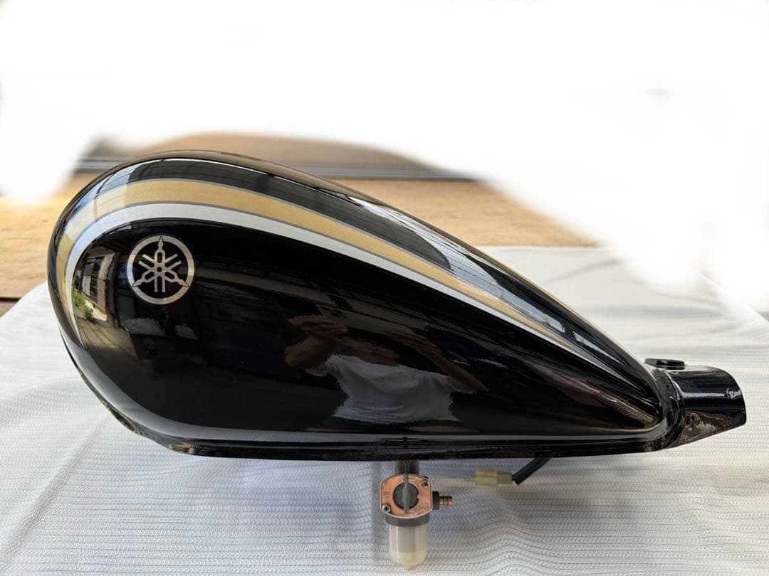 Yamaha YB125SP タンク ブラック ゴールド 燃料コック、センサー付