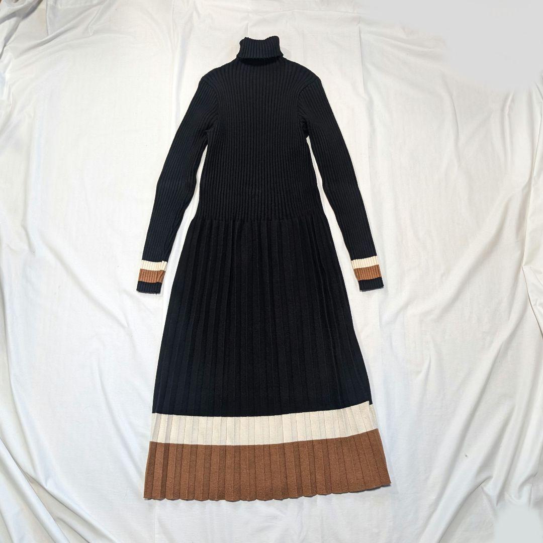 【REBESA】イタリア製タートルネック・フレアスカート・タイトニットワンピース