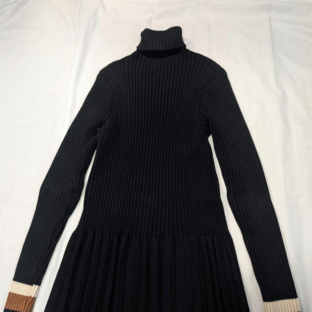【REBESA】イタリア製タートルネック・フレアスカート・タイトニットワンピース
