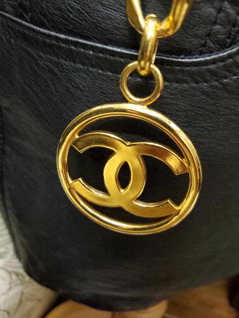 ★l★CHANEL ゴールドチェーンベルト ロゴチャーム付き