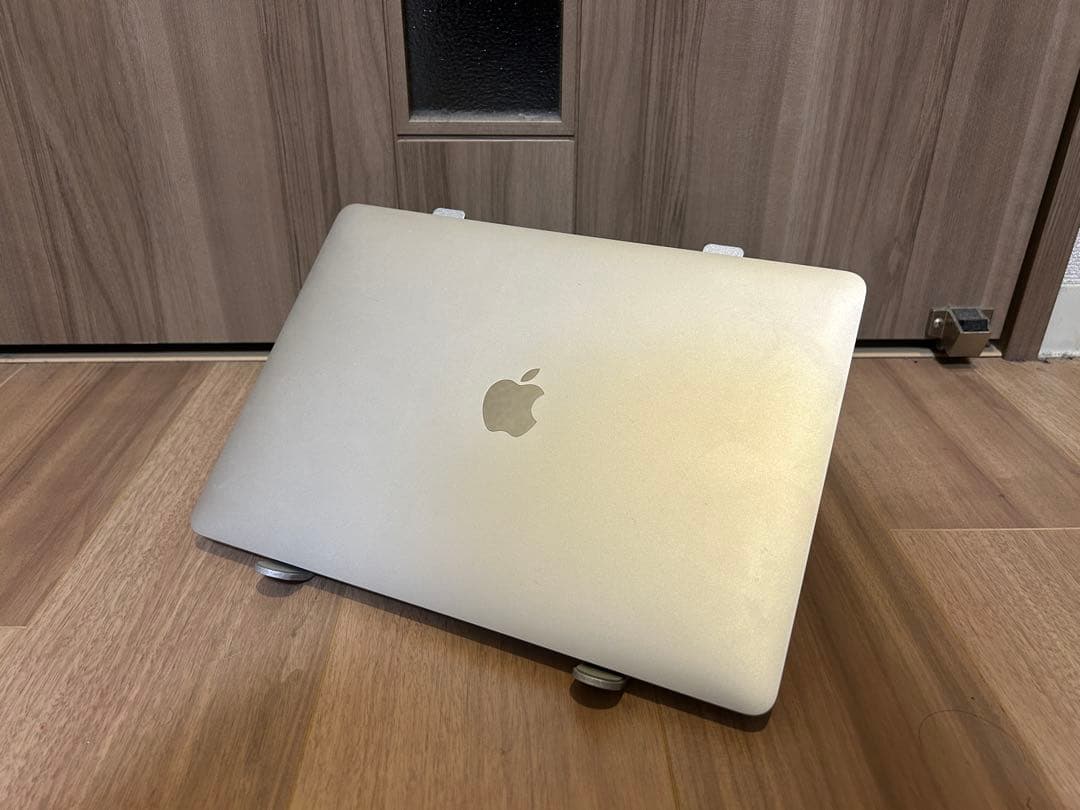 Macbook Air M1チップ　メモリ8GB 容量256GB