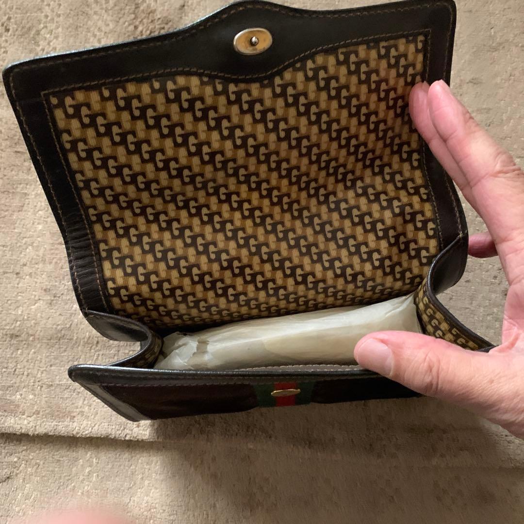 Gucci GGロゴ スエードクラッチバッグ