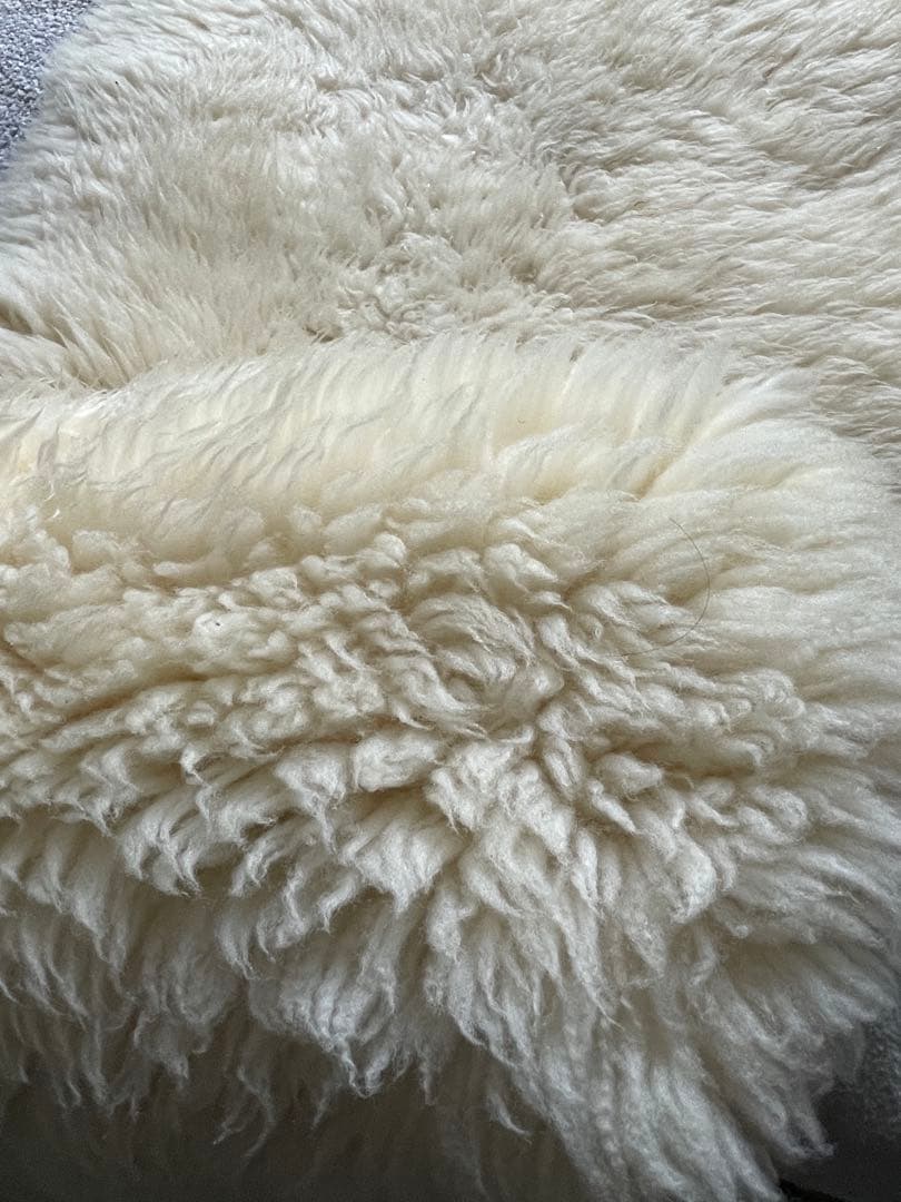 ムートンラグ 天然羊毛100% ラグ　オーストラリア産原皮1.5枚使用　日本加工