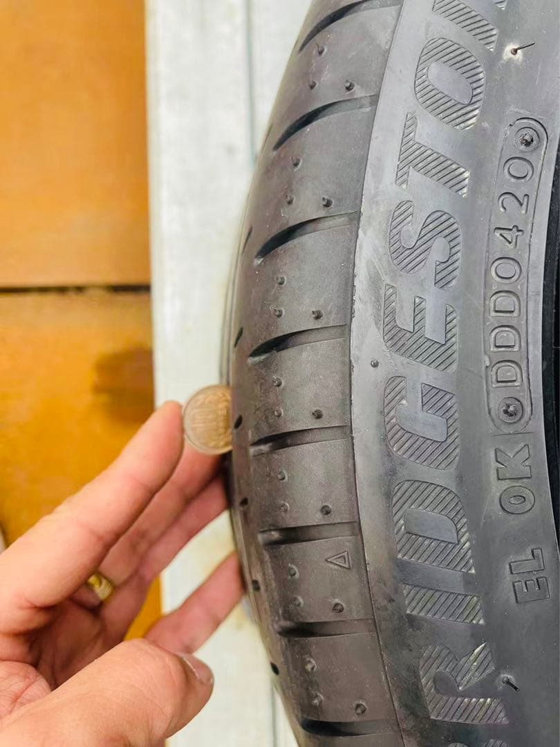 トヨタ プリウス 215/45R17ホイールセット