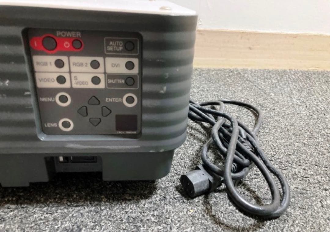 Panasonic PT-D4000 ✳︎4000ルーメン　ランプ使用各849時間