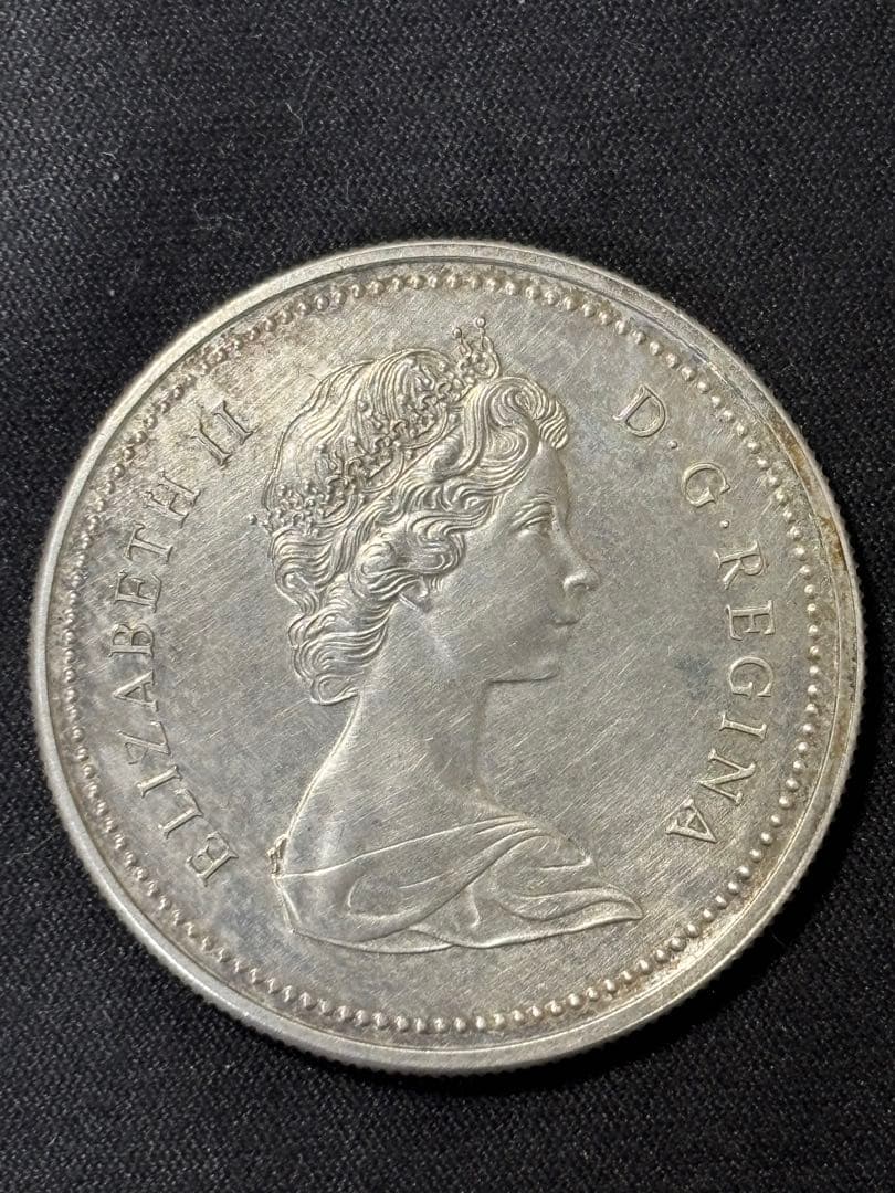 【Sv500】1973年 カナダ エリザベス女王 1ドル銀貨 大型銀貨 ケース付