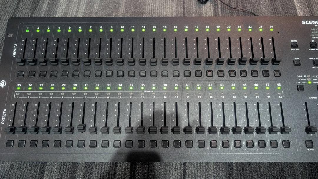 SCENE SETTER-48 DMXコントローラー