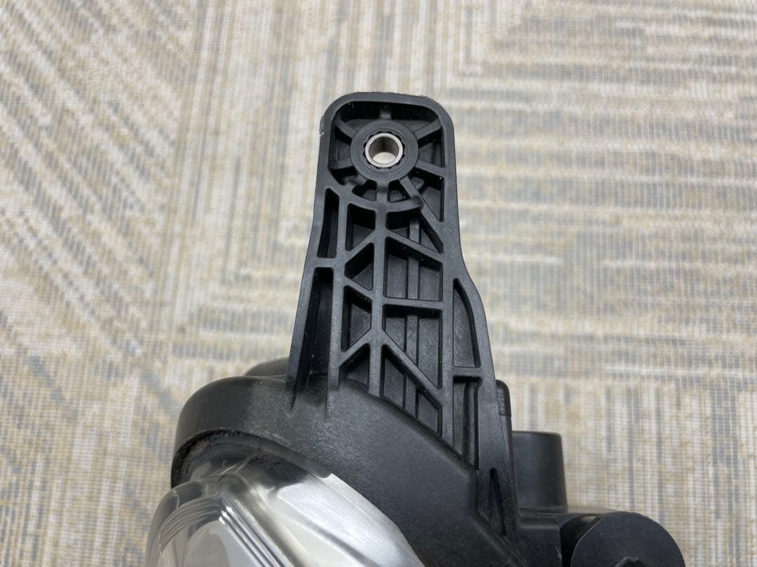 VOLVO ボルボ V40 MB系後期 右側ライト LED 31420446