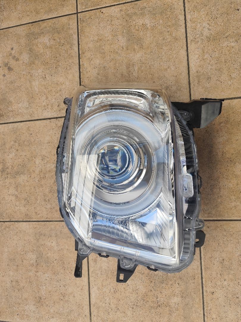 NBOXヘッドライト 左　JF3