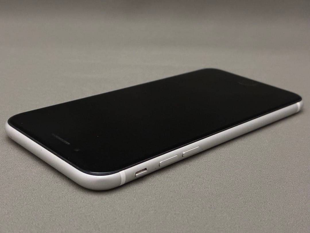 iPhone SE 64GB 白 第2世代 非純正バッテリー交換済 動作良好