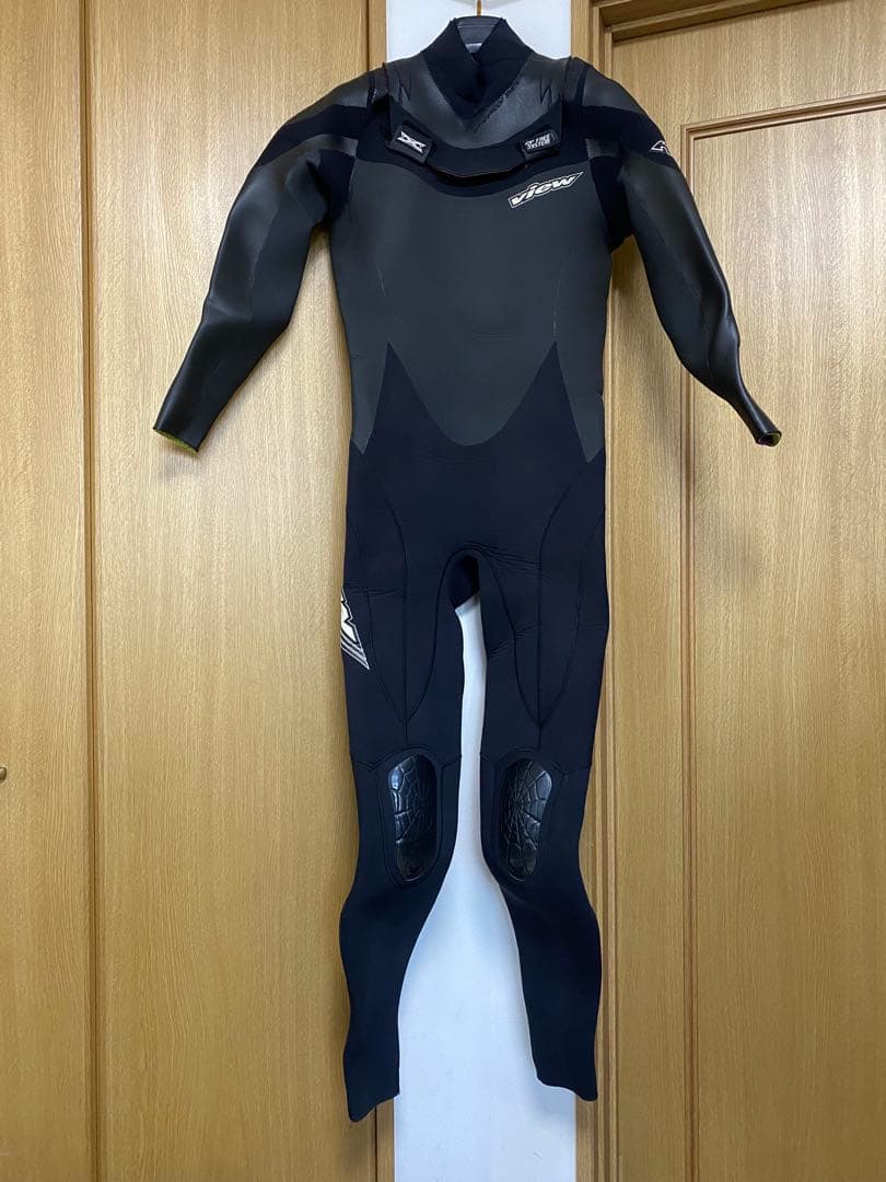 ★裏起毛で暖か‼︎【VIEW】のメンズ用５×３ｍｍセミドライフルスーツ ビュー