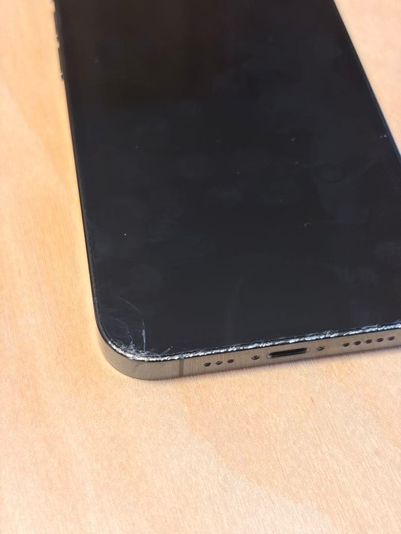 boxster　iPhone13PRO 256GB バッテリー81%