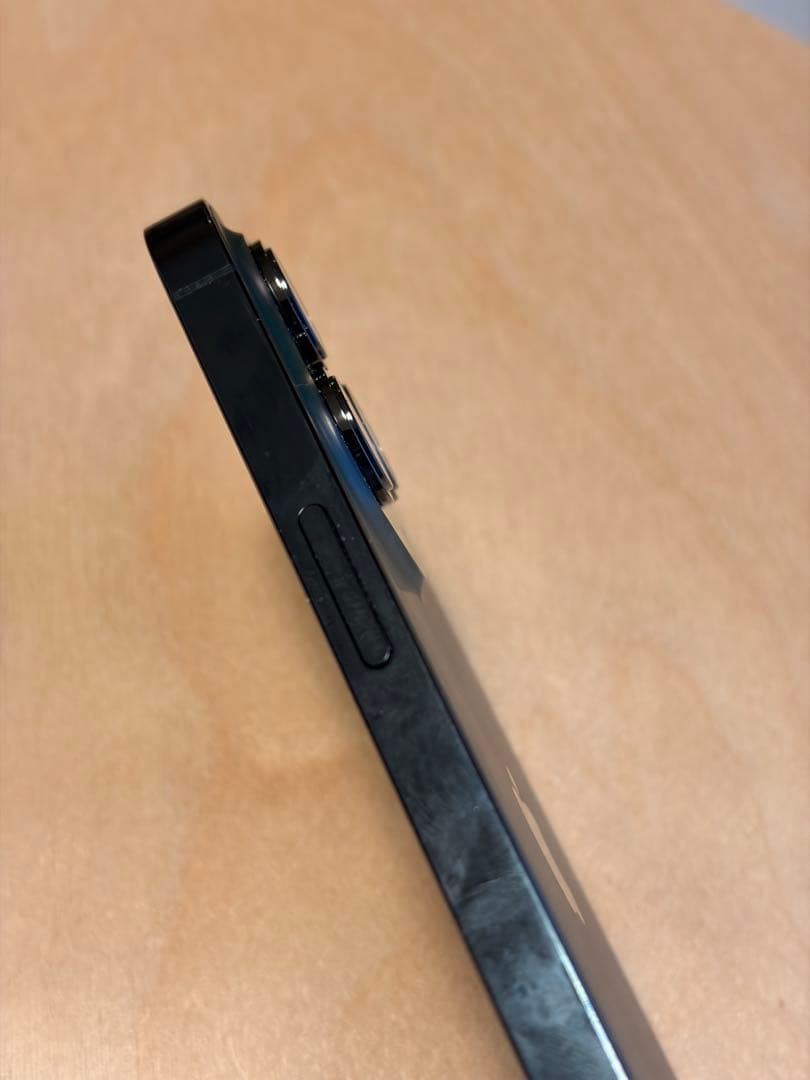 boxster　iPhone13PRO 256GB バッテリー81%