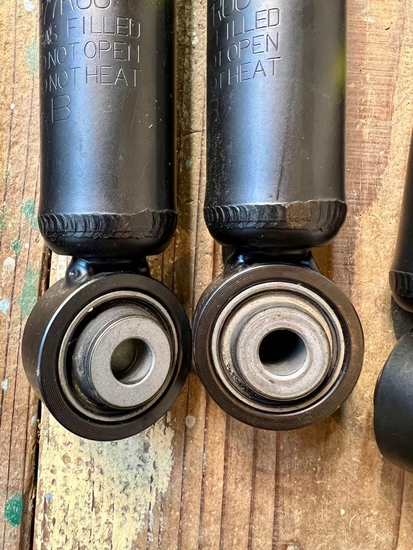 JB64W ジムニー 純正ショックアブソーバー 4本セット 新車はずし