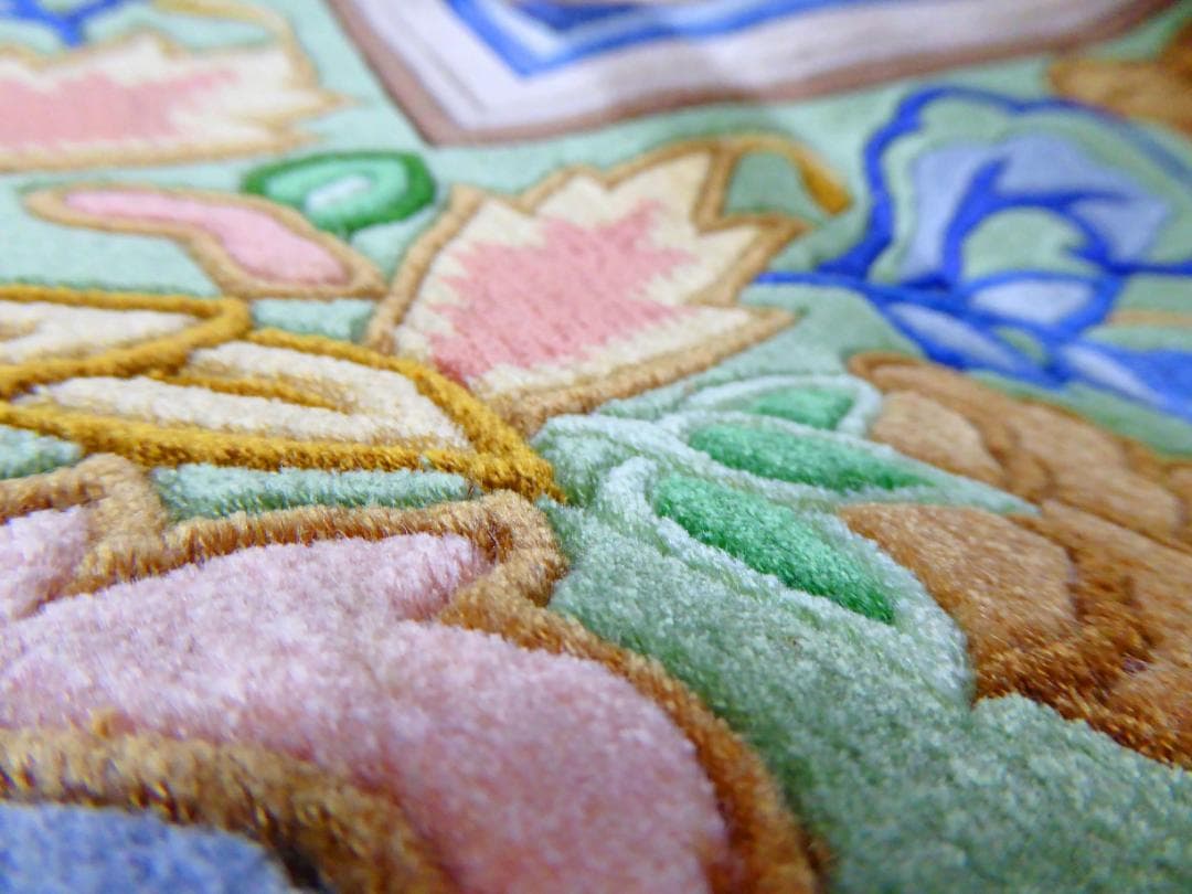 未使用　シルク100％　中国　絨毯　カーペット 137×198㎝