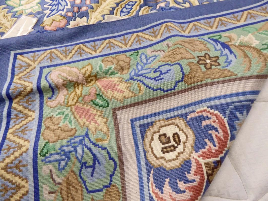 未使用　シルク100％　中国　絨毯　カーペット 137×198㎝