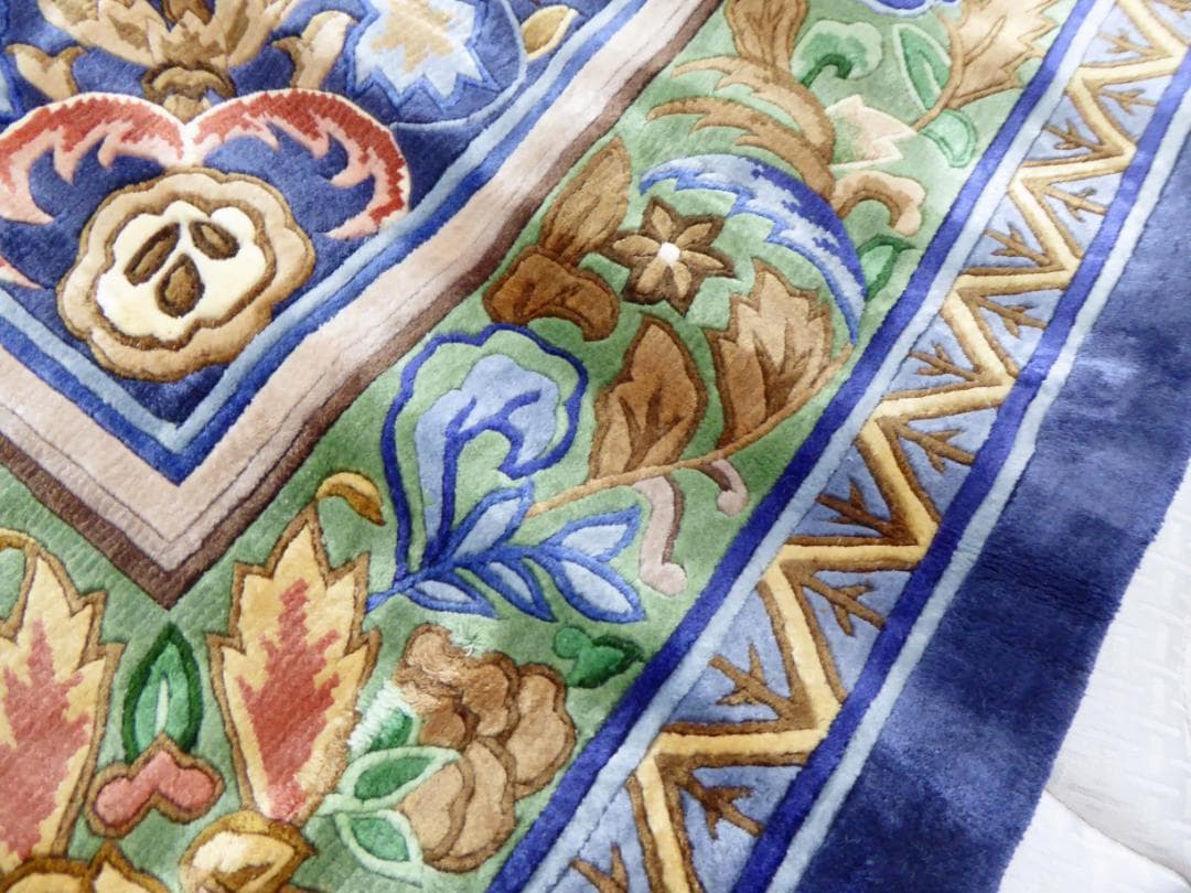 未使用　シルク100％　中国　絨毯　カーペット 137×198㎝