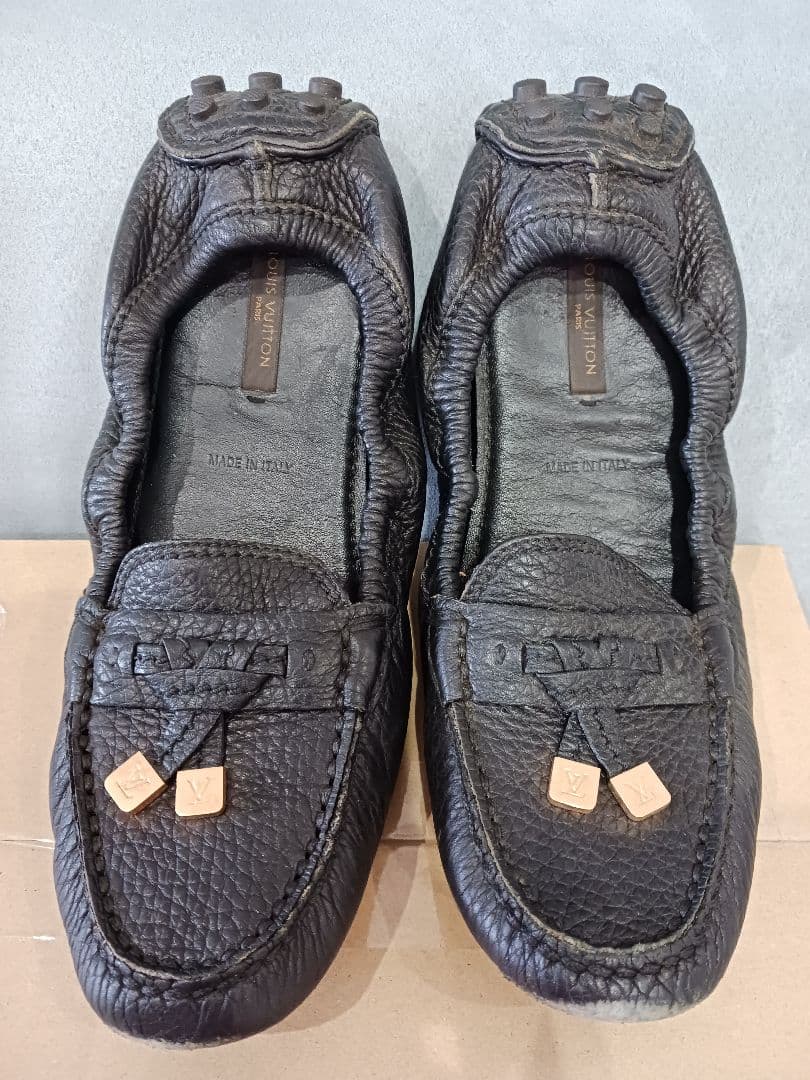 Louis Vuitton ブラック モカシン　　 ３８