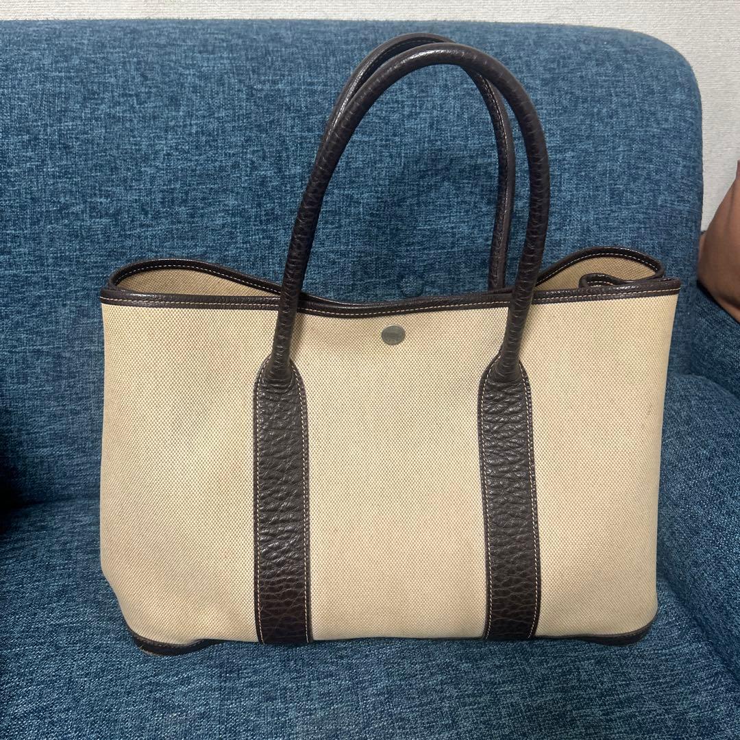 ベージュとブラウンのトート