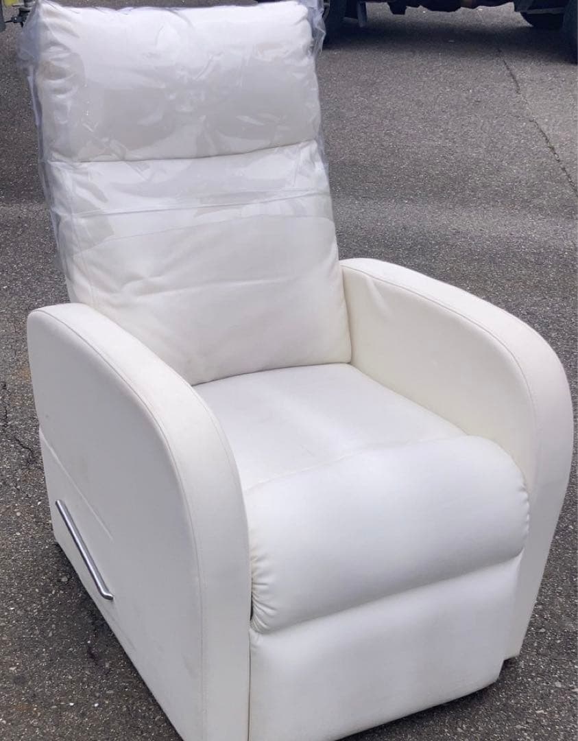 ☆march様々専用ページ☆ホワイト リクライニング 1人掛けソファ