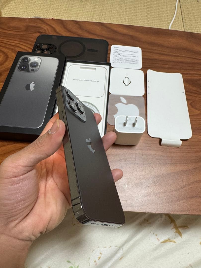 iPhone 13 Pro、グラファイト、128GB