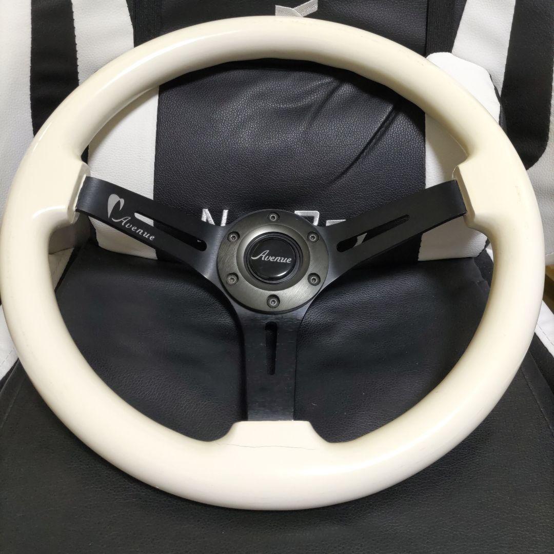 アベニュー ステアリング ホワイト ブラック ディープ ホーンボタン USDM