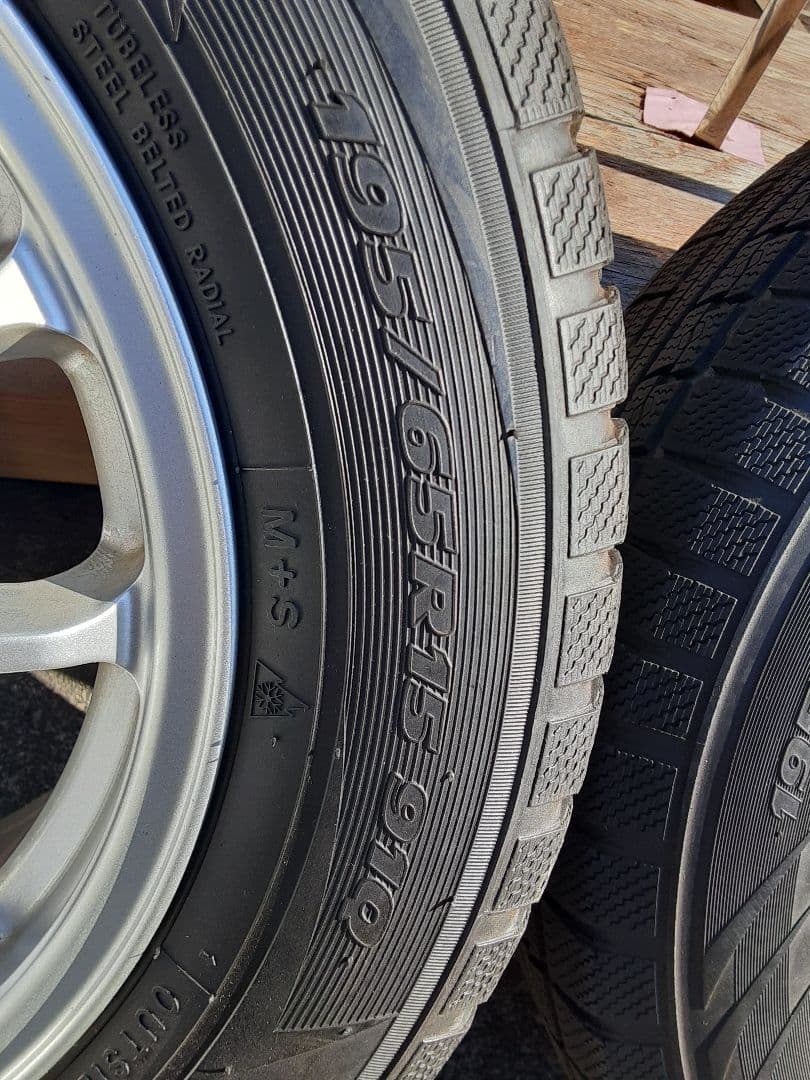 【最終価格】15インチ 　スタッドレスタイヤ&アルミホイールセット　4本