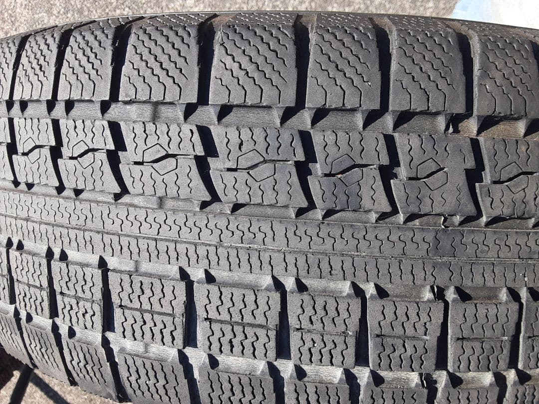 【最終価格】15インチ 　スタッドレスタイヤ&アルミホイールセット　4本