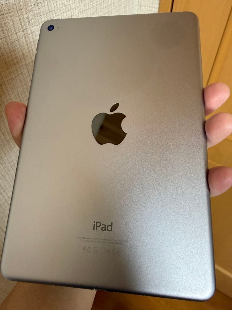 iPad Mini 4 wifiモデル 128GB 箱あり、付属品未使用