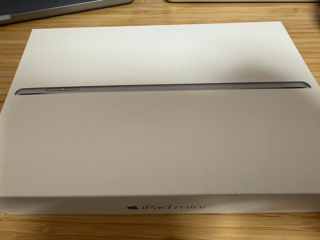 iPad Mini 4 wifiモデル 128GB 箱あり、付属品未使用