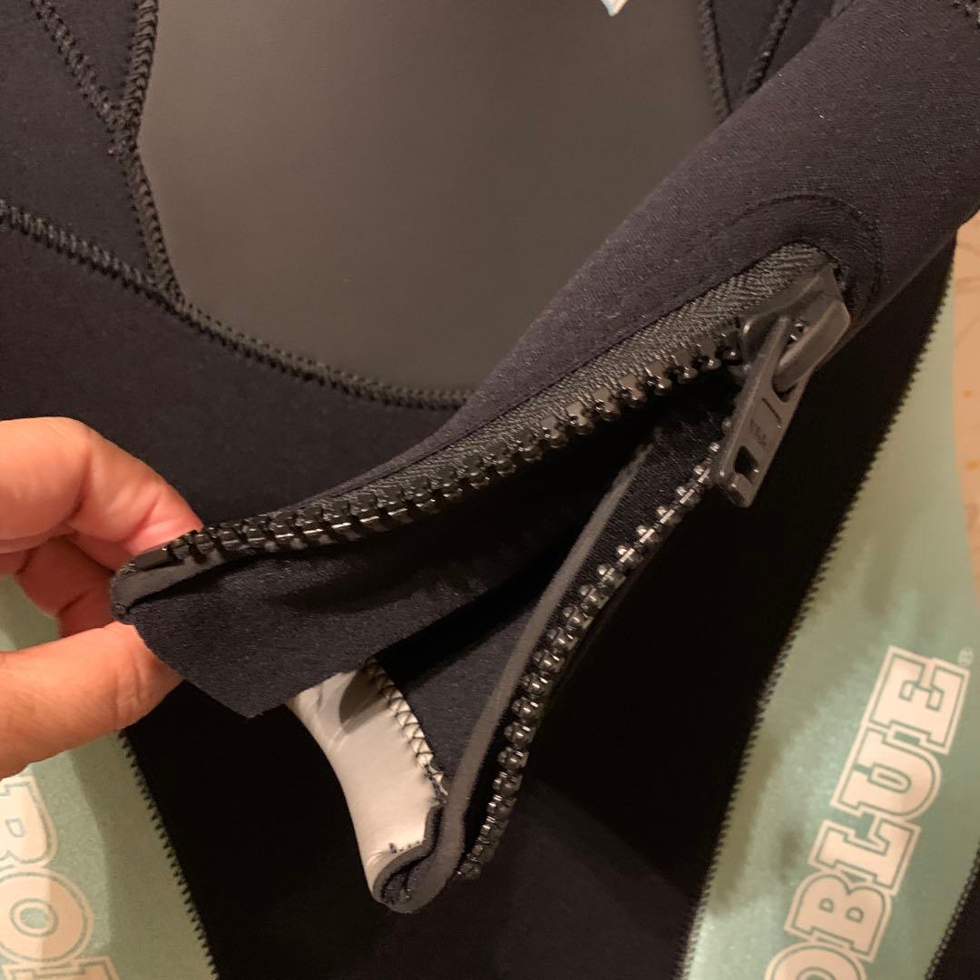 お値下げしました❕ ウエットスーツ　レディース５ミリ