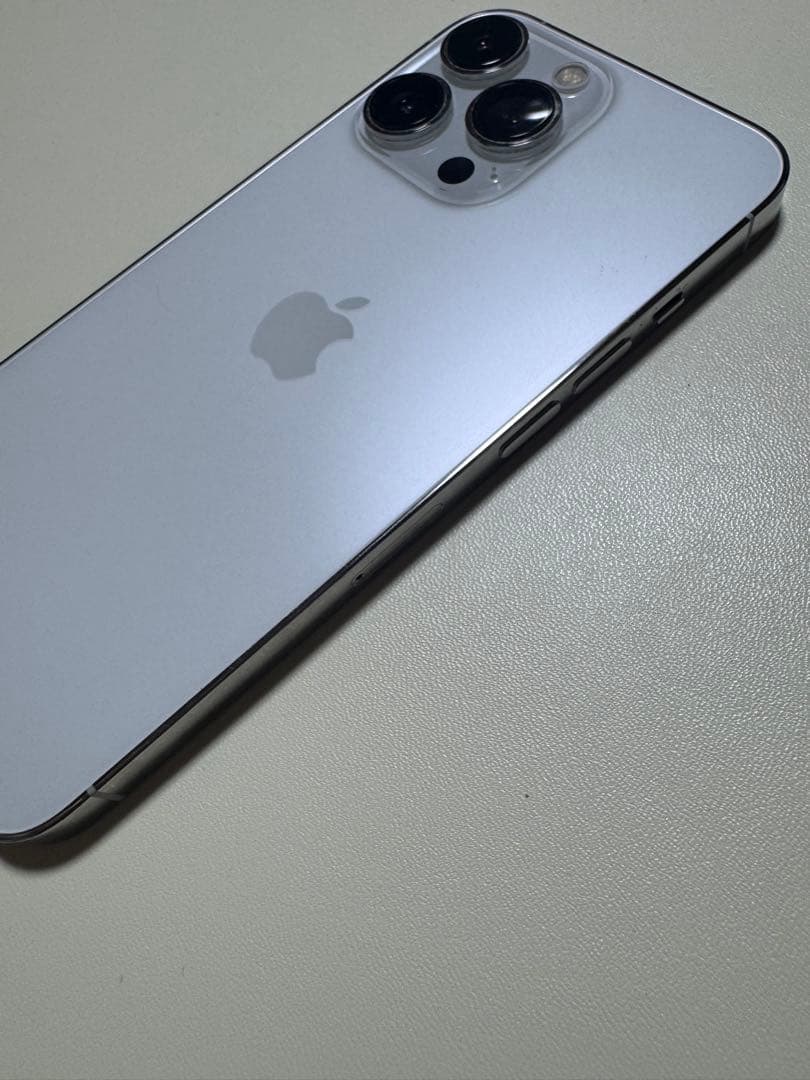 美品　iPhone13pro 256GB SIMフリーホワイト