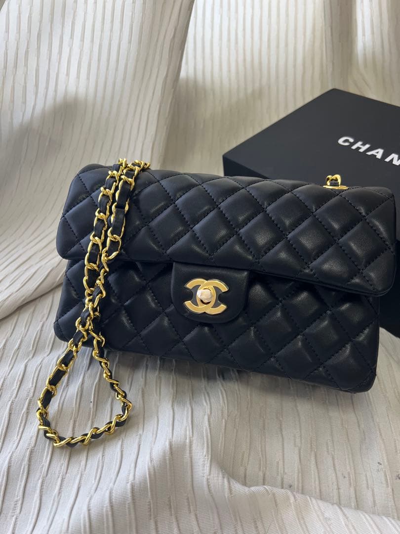 ゆ*ん様 CHANELブラックチェーンバック　ノベルティ