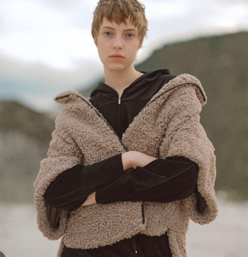 スリードッツ プードルボア ポンチョベストthree dots