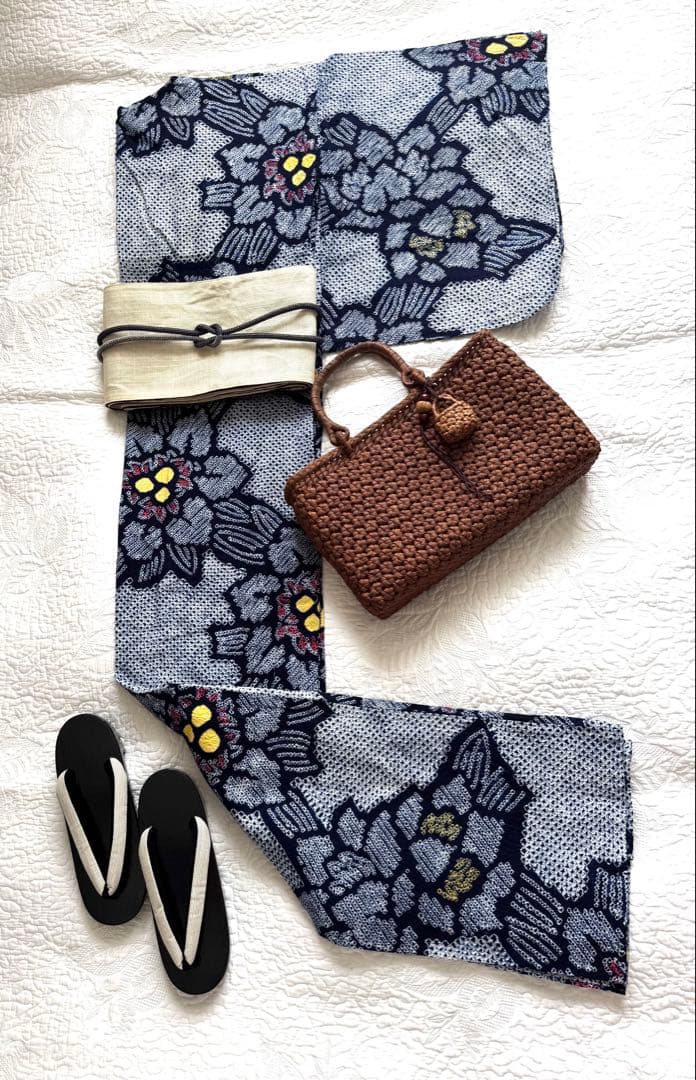 ご奉仕価格 ◆ 粋な大人の浴衣 ◆ 有松絞り 花繋ぎ 逸品