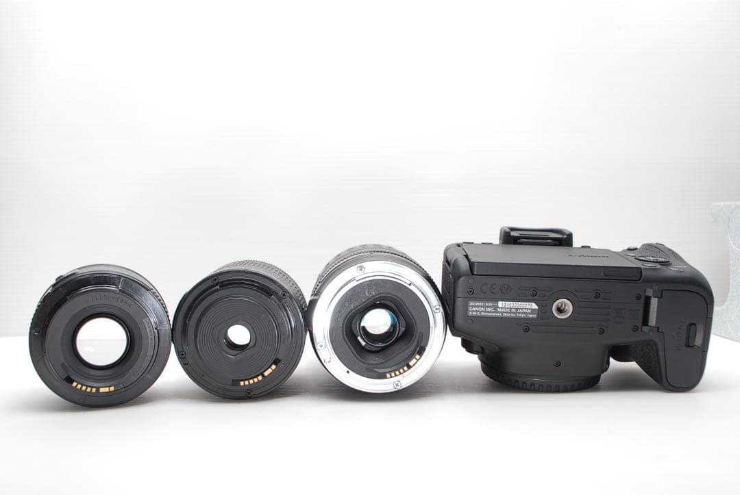 ⭐️Saku＊⭐️Canon kiss X10i トリプルレンズセット