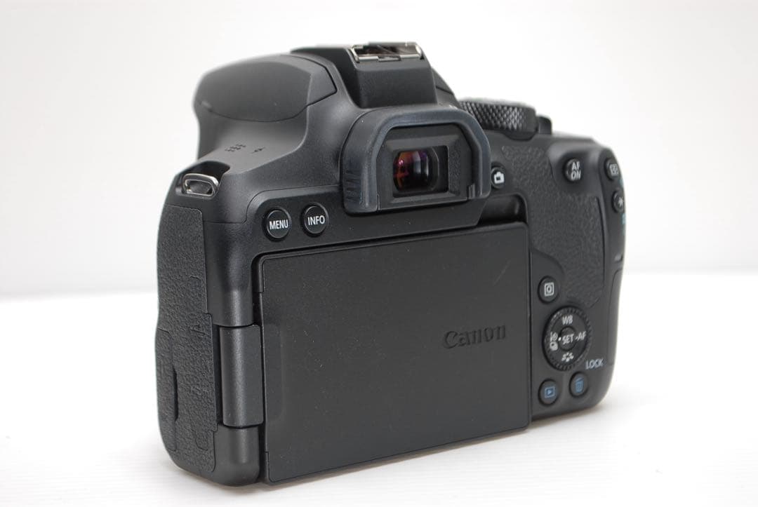 ⭐️Saku＊⭐️Canon kiss X10i トリプルレンズセット