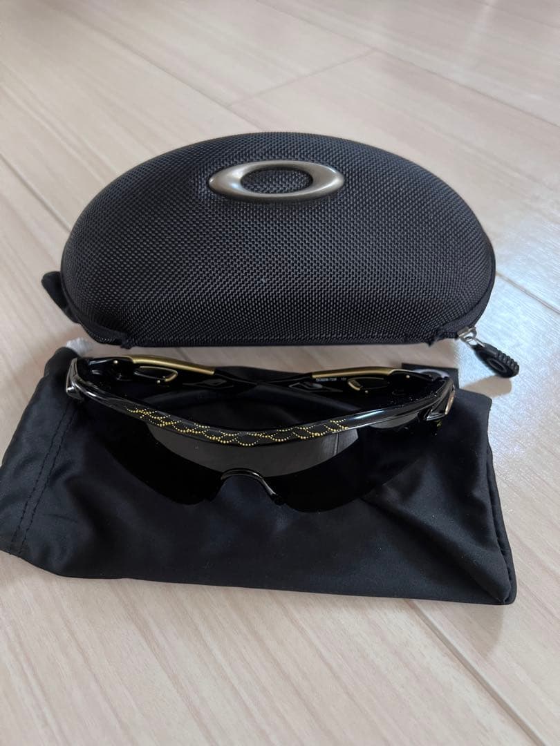 Oakley スポーツサングラス ブラック/ゴールド