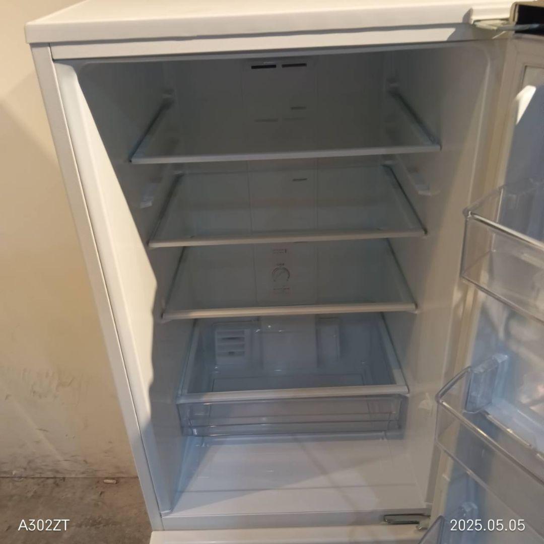 006 送料設置無料　神奈川限定配送　アクア　大型冷蔵庫　最新モデル　201L