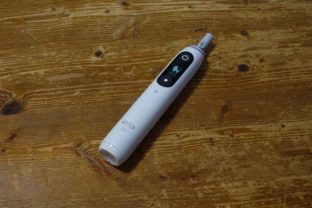 BRAUN Oral-B ブラウンオーラルb / io8 / ホワイト