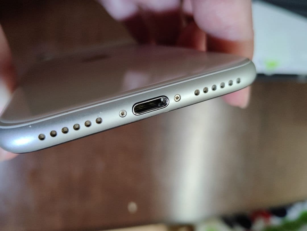 iPhone SE2 ホワイト 128GB SIMフリー