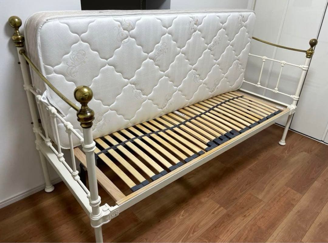 【本物】 アンティーク 家具 アイアンベッド セミシングル 日本ベッドマットレス